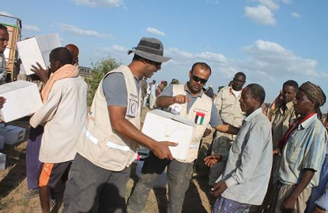هيئة الهلال الأحمر تقدم تسعة ملايين درهم لمساعدة المتضررين من السيول في الصومال