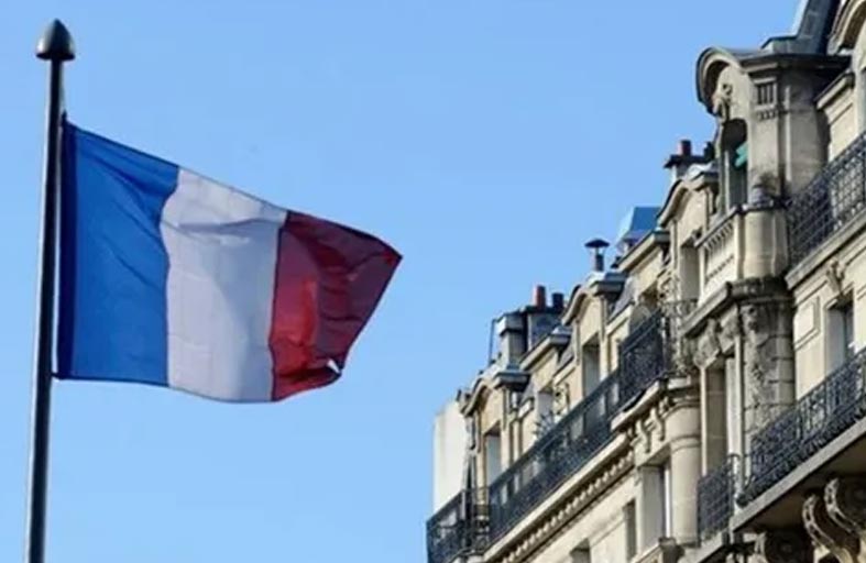 فرنسا ترسل موارد عسكرية إلى الشرق الأوسط 