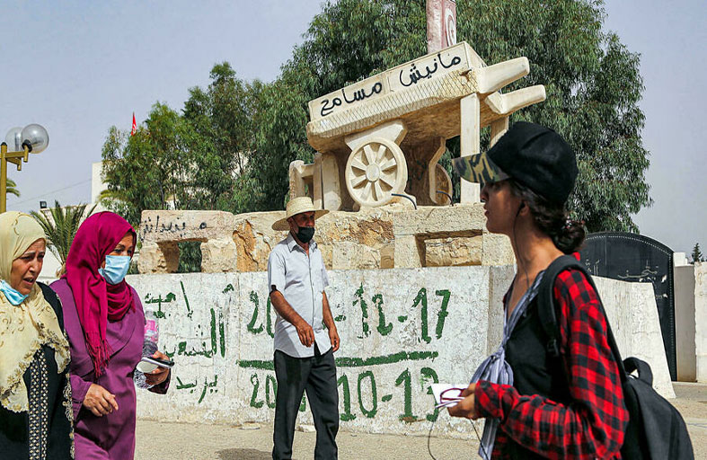 ترحيب ومخاوف من قرارات الرئيس التونسي في سيدي بوزيد 