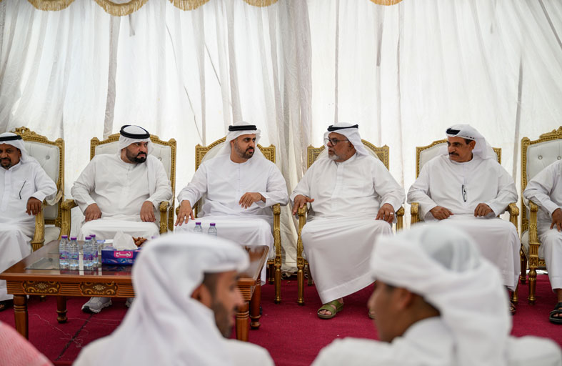 ذياب بن محمد بن زايد يقدم واجب العزاء بوفاة أخ الشهيد صالح بن عمرو في أبوظبي