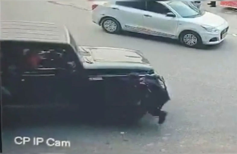 يدهس حارس أمن بسبب زمور السيارة