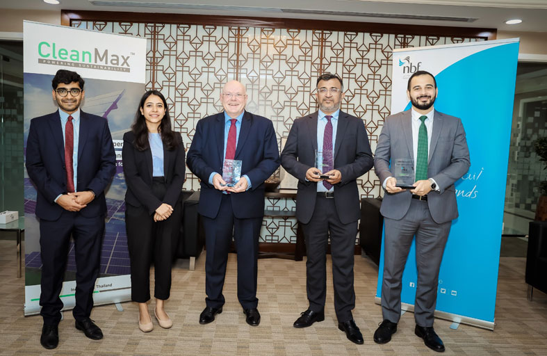 بنك الفجيرة الوطني يوقع شراكة طويلة الأجل مع كلين ماكس لتمويل مشاريع ألواح الطاقة الشمسية على أسطح المباني في دولة الإمارات