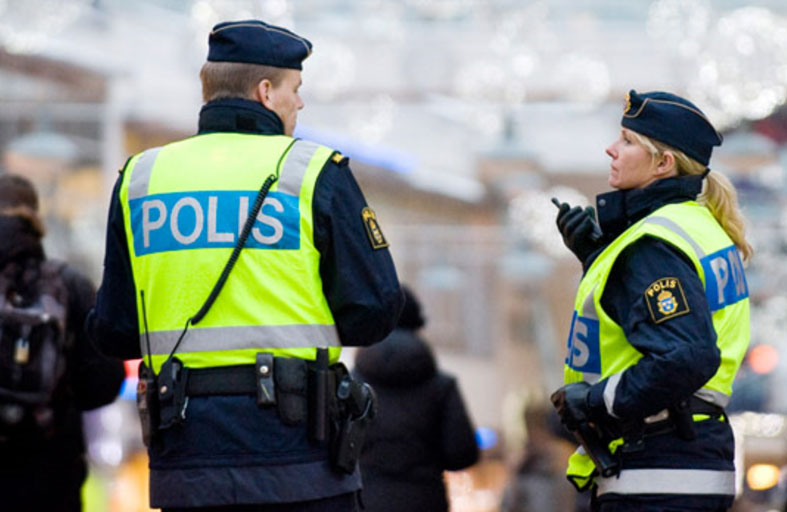 إصابة 3 شرطيين في السويد خلال تظاهرة مناهضة لليمين 