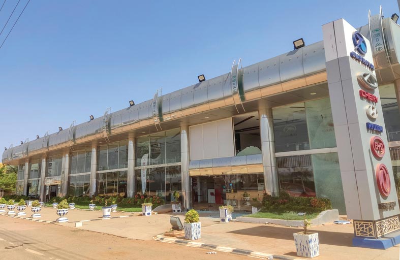 تحليق كثيف للطائرات.. واشتباكات عنيفة وسط الخرطوم