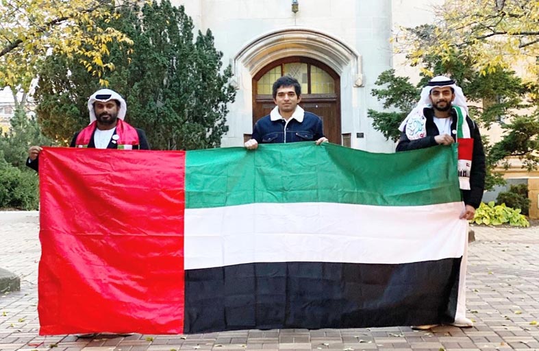 الطلاب الاماراتيون في جامعة ولاية ميشيغان يحتفلون بيوم العلم