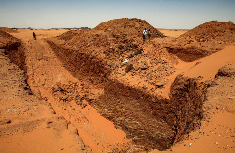 تدمير مواقع لا تقدر بثمن في السودان بحثاً عن الذهب