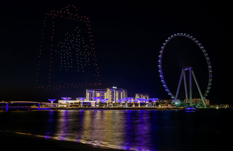 طائرات الدرون تضيء سماء دبي في عرض فريد خلال مهرجان دبي للتسوق