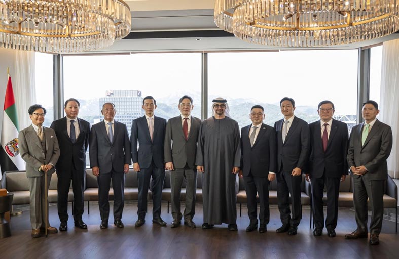 رئيس الدولة يلتقي وفدي الشركات الكبرى وريادة الأعمال الكورية 