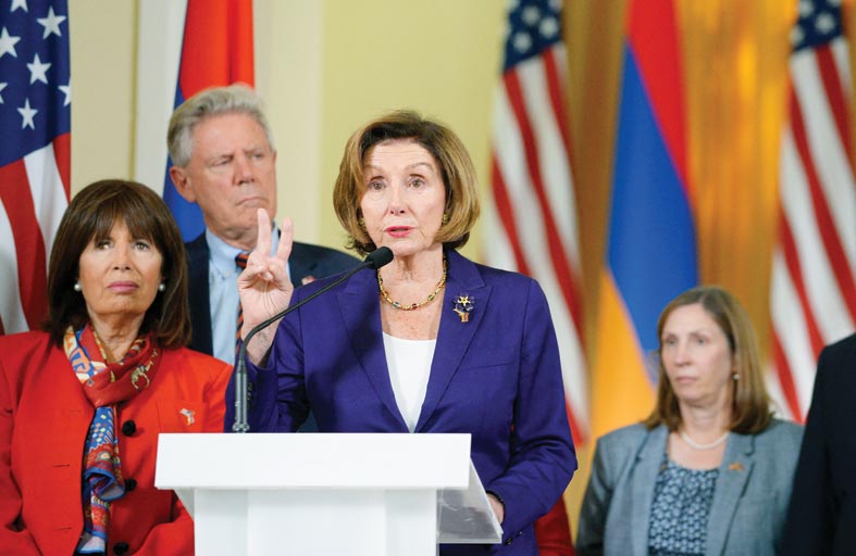 بيلوسي تدين هجمات أذربيجان.. وتبكي ضحايا إبادة الأرمن