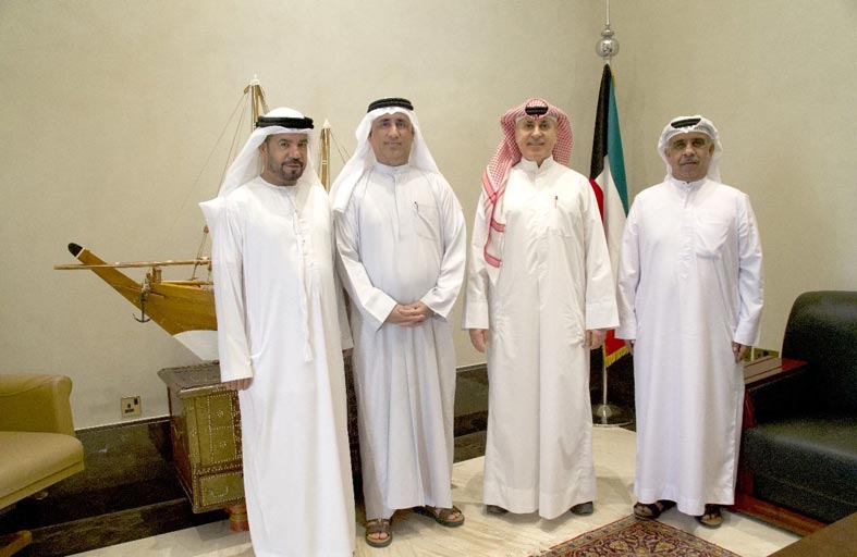 سفير الكويت يلتقي فريق وطاقم منطاد الإمارات