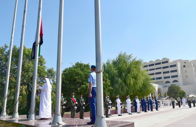 وزارة الدفاع تحتفل بيوم العلم رمز الاتحاد و القوة