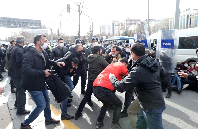 التمرد يتصاعد ضدّ أردوغان في جامعة اسطنبول المرموقة