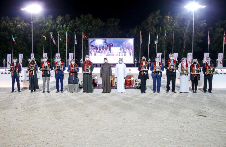 زايد بن حمد يتوج الفائزين في ختام دولية أبوظبي لجمال الخيل 2022