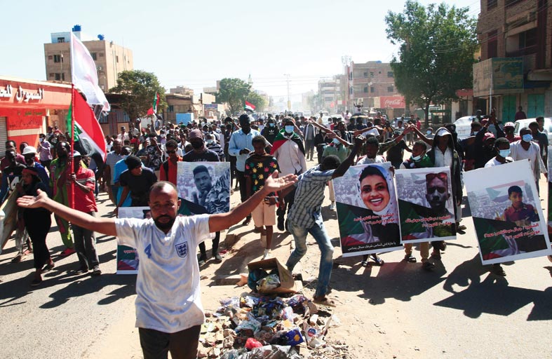 الشرطة السودانية تواجه الاحتجاجات بقنابل الغاز والصوت