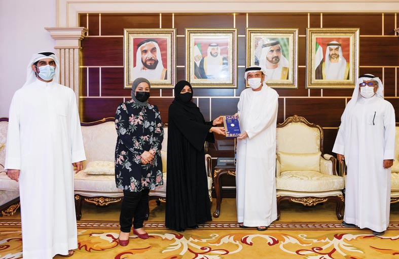 جامعة الإمارات تتسلّم درع الفائزات في مسابقة جامعة الأمير سلطان للترجمة