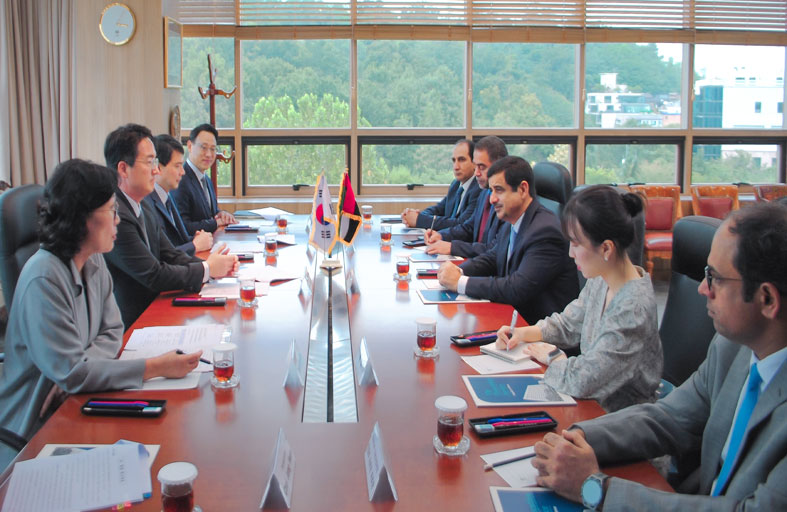 وفد قضاء أبوظبي يطلع على مهام  المركز الرقمي للطب الشرعي في سيؤول