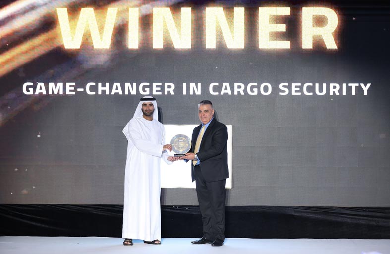 جمارك أبوظبي تحصد جائزة مغير قواعد اللعبة في مجال أمن البضائع