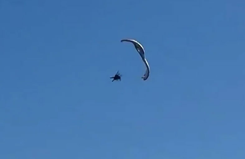 مظلي يسقط في قلب المحيط بعد «عطل قاتل»