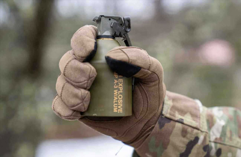 قنبلة البلاستيك.. سلاح أمريكي يُعيد رسم معارك المدن