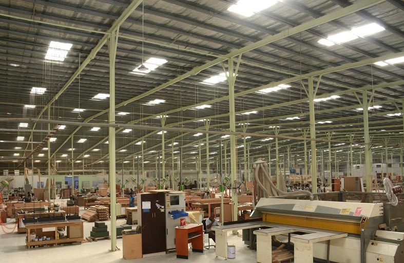 رويس لصناعة الأثاث تفتتح مصنعها الجديد في إمارة رأس الخيمة