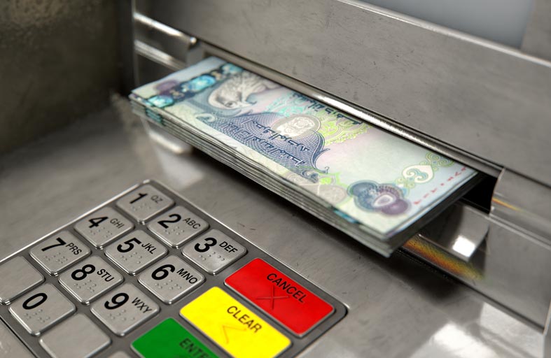 6 تريليونات درهم تحويلات مالية عبر بنوك الإمارات خلال 6 أشهر