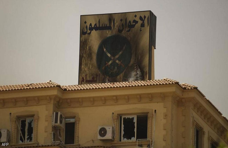 تصدع في تنظيم الإخوان وإعادة ترتيب الأوراق لـ«نسخة ليبرالية»