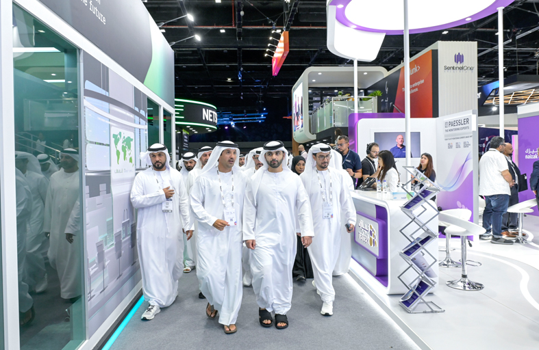 منصور بن محمد:  بتوجيهات محمد بن راشد.. تجربة التحوّل الرقمي في دولة الإمارات ودبي نموذج مُلهِم يُحتذى به عالمياً 