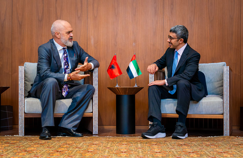 عبدالله بن زايد يلتقي رئيس وزراء ألبانيا في نيويورك