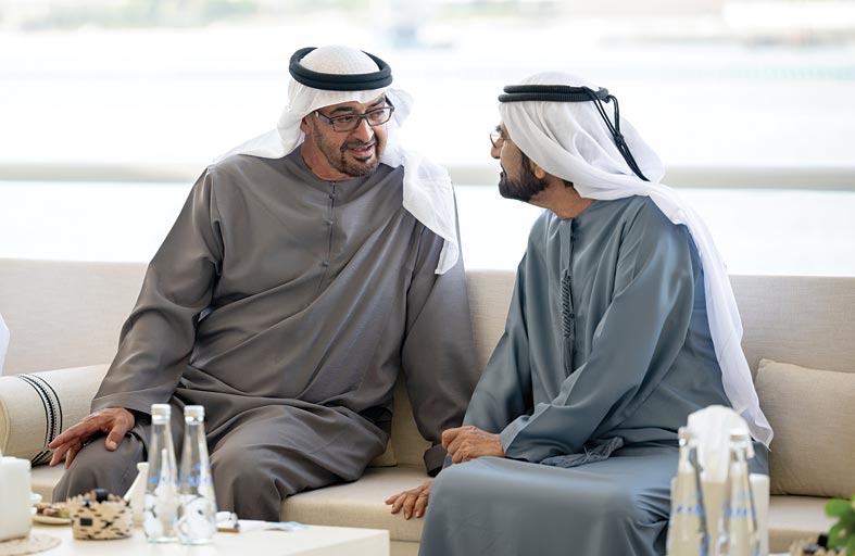 رئيس الدولة يستقبل محمد بن راشد ويبحثان عدداً من الموضوعات التي تهم شؤون الوطن و المواطن