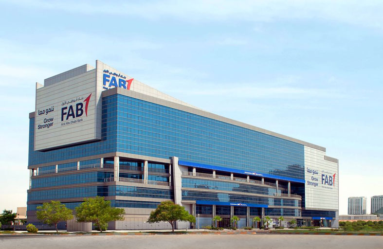 بنك أبوظبي الأول أول مؤسسة مالية في العالم تنضم إلى ميثاق الانتقال إلى الحياد المناخي 