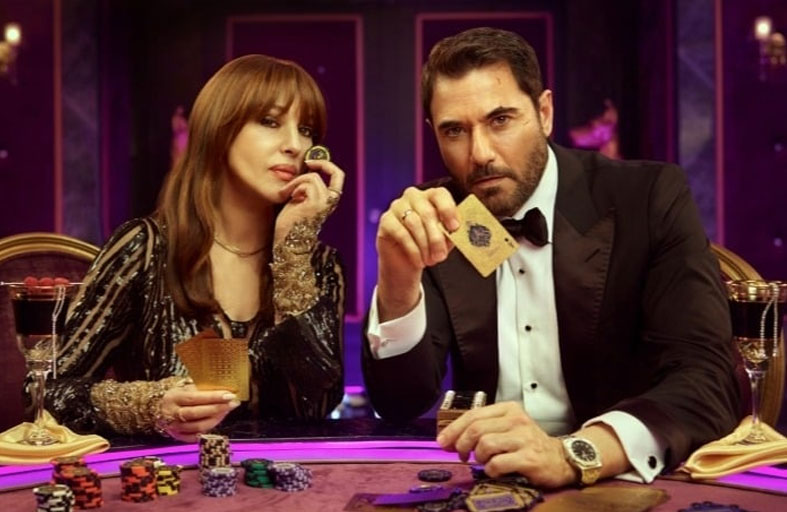 بصورة مع أحمد عز.. مونيكا بيلوتشي تروّج لفيلم «7dogs»