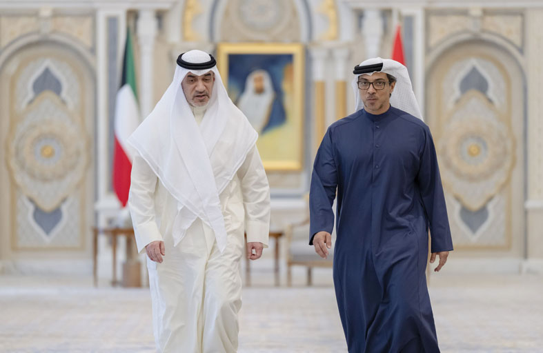 منصور بن زايد يستقبل النائب الأول لرئيس مجلس الوزراء وزير الداخلية الكويتي