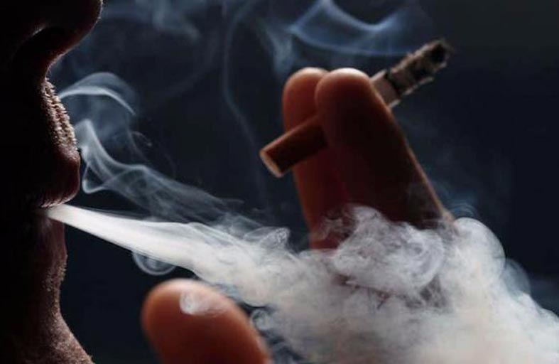 السرطان يهدد المدخنين 4 أضعاف غير المدخنين