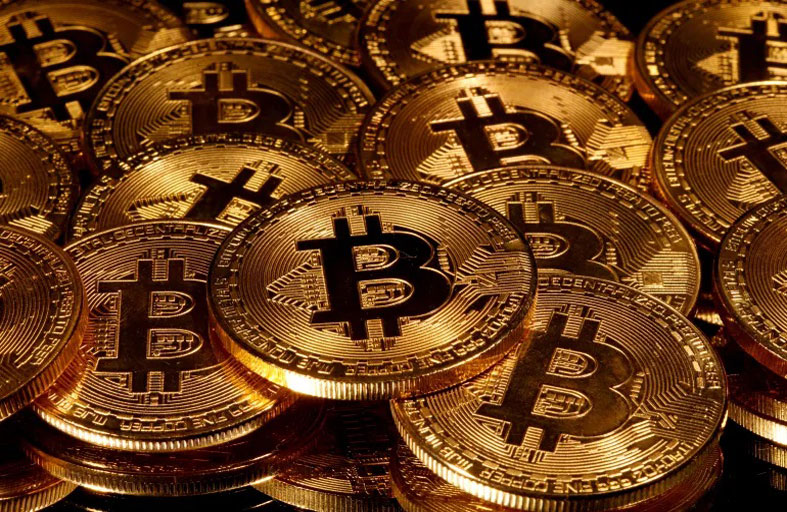 بتكوين تتجاوز 122 ألف دولار لأول مرة في تاريخها 