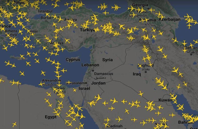 وسط تصاعد المخاوف.. تحذيرات بشأن المجال الجوي لإيران ولبنان