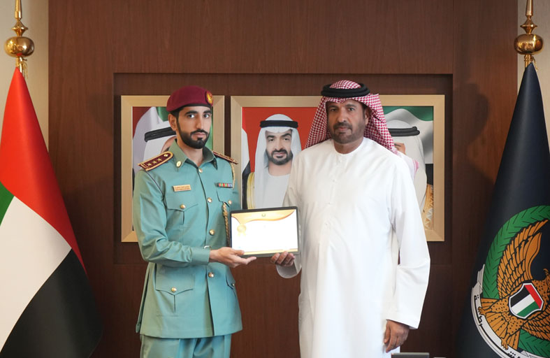 منصور بن محمد يشيد بجهود الدفاع المدني بدبي ويثني على تقديم كوادرها الوطنية حلولاً مبتكرة