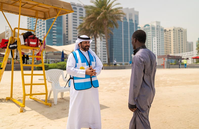 بلدية مدينة أبوظبي تدعو الجمهور للحفاظ على مظهر ونظافة الشواطئ ضمن حملة «شواطئنا تبتسم»