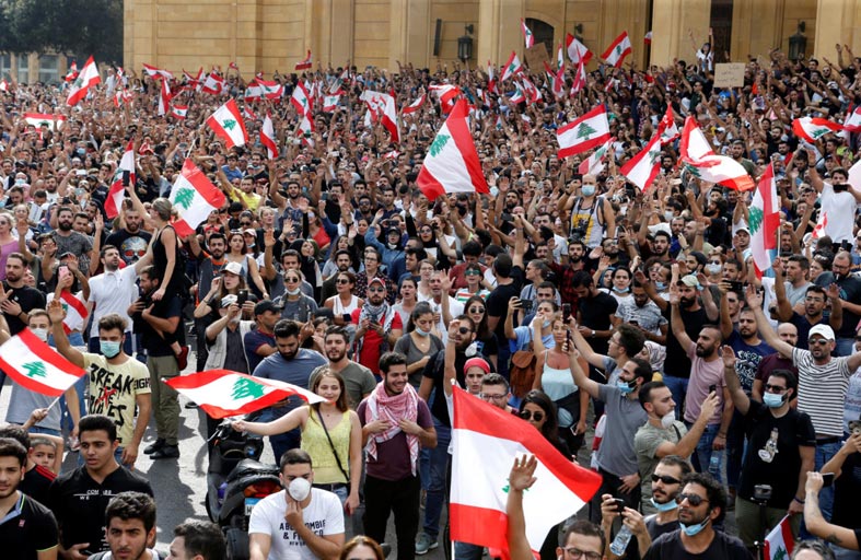 لبنان يقترب من الانفجار والحكومة ترفع الدعم عن الخبز