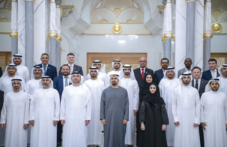 ذياب بن محمد بن زايد يلتقي عدداً من موظفي قطارات الاتحاد ويطَّلع على مستجدات مشاريع الشركة وخططها المستقبلية 
