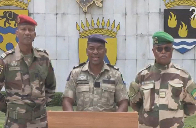 انقلاب الغابون يشكل تهديداً جديداً للديمقراطية في أفريقيا  