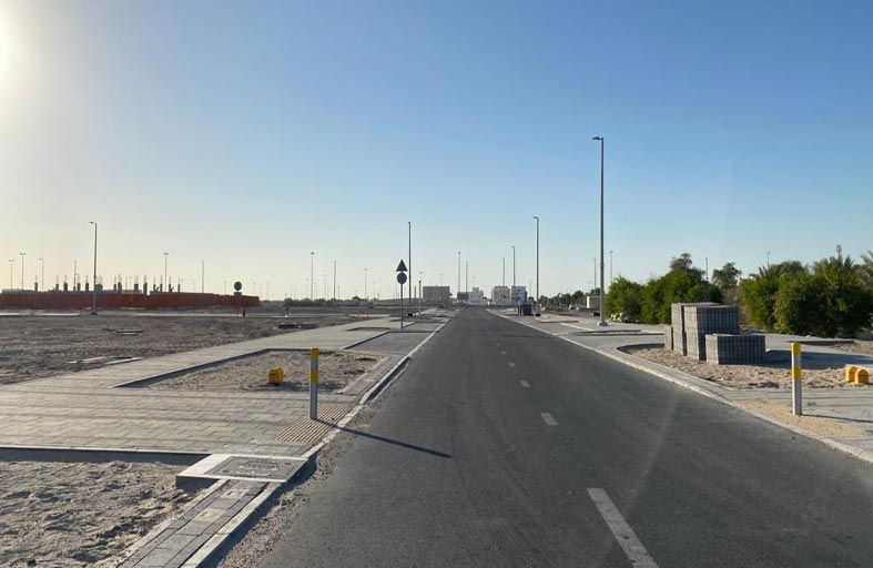 بلدية مدينة أبوظبي و«مساندة» تنفذان أعمال طرق داخلية وبنية تحتية في الشوامخ بـ 143 مليوناً و493 ألف درهم