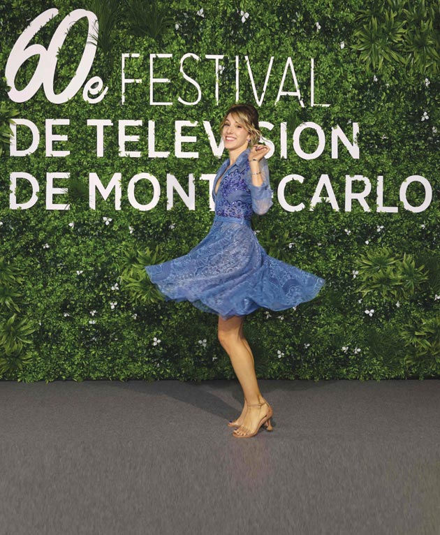 الممثلة الفرنسية ليا فرانسوا في صورة من برنامج تلفزيوني Plus belle la vie كجزء من مهرجان مونتي كارلو التلفزيوني الستين. ا ف ب