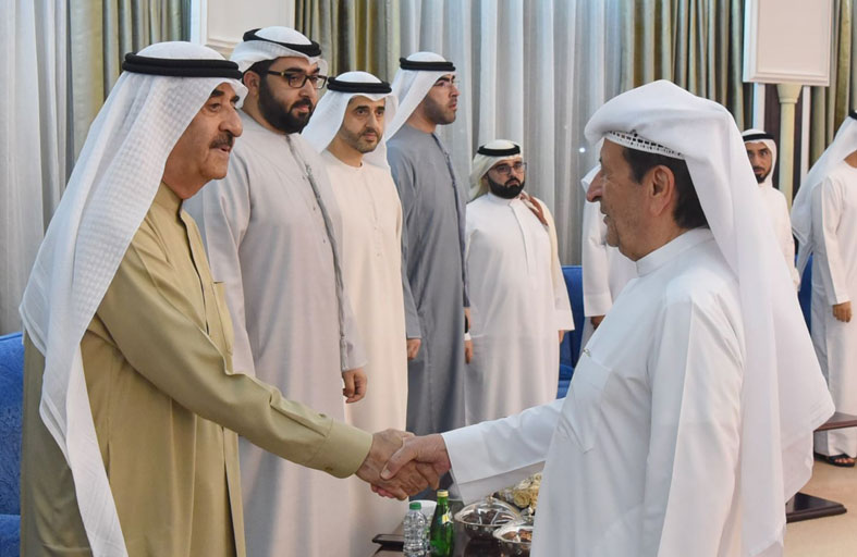 حاكم أم القيوين يستقبل المهنئين بالشهر الفضيل