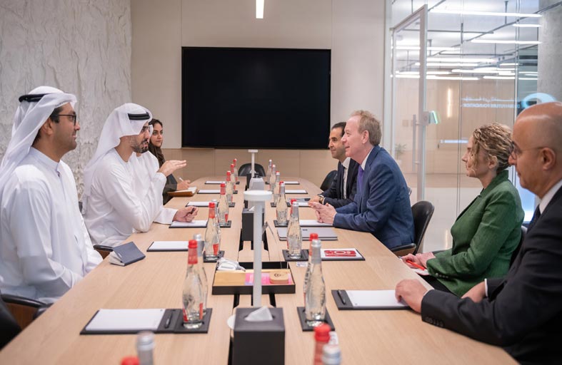 عمر سلطان العلماء يلتقي نائب رئيس مجلس الإدارة رئيس شركة مايكروسوفت