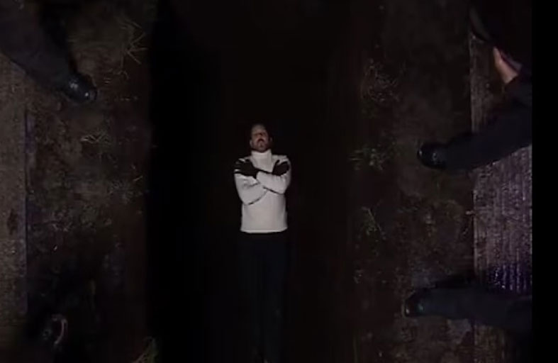 ساحر يدفن حياً في بث مباشر
