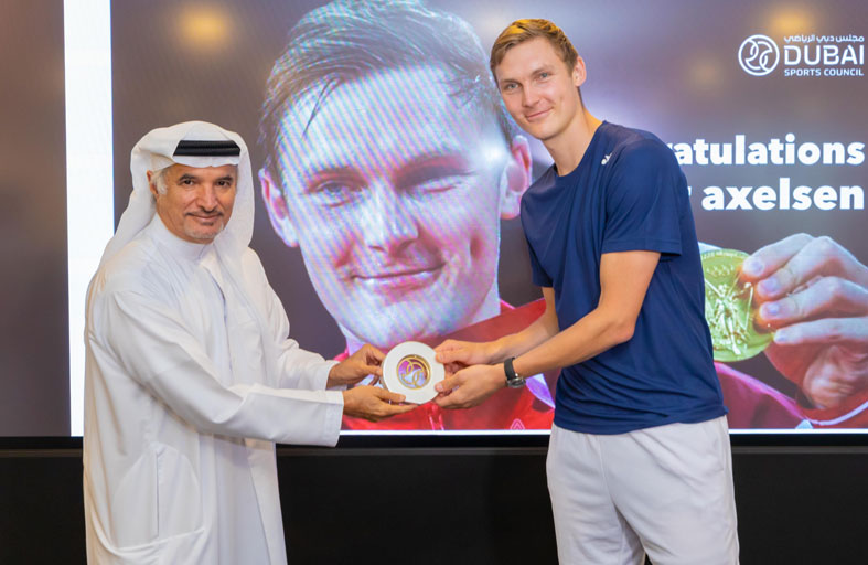 مجلس دبي الرياضي يحتفي بذهبية الدنماركي أكسيلسن الأولمبية