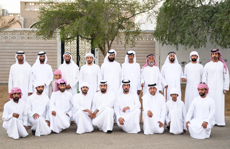 حمدان بن زايد يزور المواطنين حمد عفصان المنصوري ومحمد حمرعين المحيربي في ليوا 