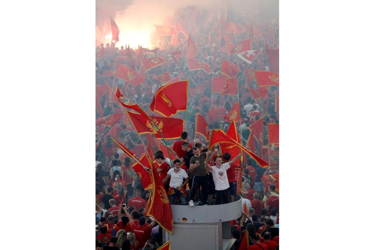 عشرات الآلاف يتظاهرون عقب الانتخابات في الجبل الأسود