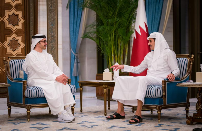 أمير قطر يستقبل عبدالله بن زايد