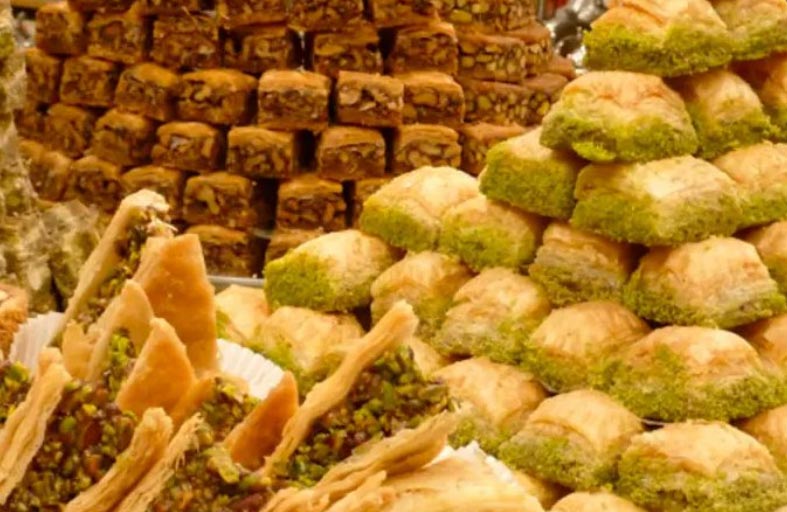 الحلويات جزء أساسي في الموائد الرمضانية في كردستان 